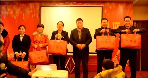 通過激勵(lì)的搖一搖 6位選手獲得二等獎(jiǎng)